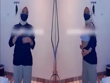 Bokep Indo Hijab Bodi Gitar Terekam Sempurna poster