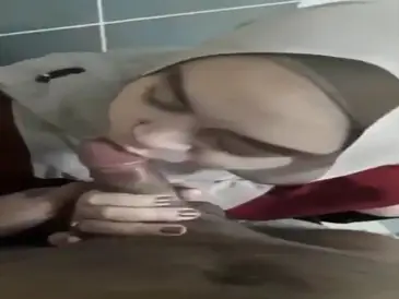 Pacar Alim Disodok Kontol Sampe Ngerintih Keenakan poster