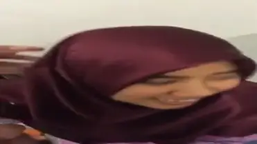 Bokep Jilbab Asisten Kantor Dipaksa Servis Mulut